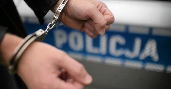 Policja w Dębnie odzyskała skradziony samochód